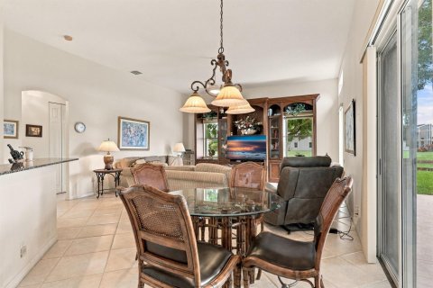 House in Boynton Beach, Florida 3 bedrooms, 235.41 sq.m. № 2385356 - photo 16