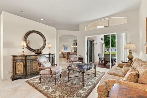 House in Boynton Beach, Florida 3 bedrooms, 235.41 sq.m. № 2385356 - photo 10