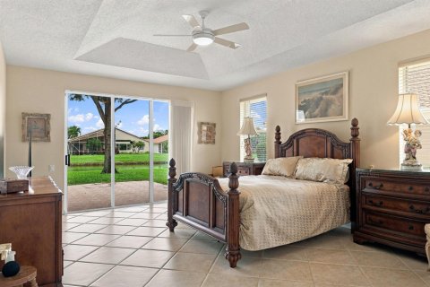 House in Boynton Beach, Florida 3 bedrooms, 235.41 sq.m. № 2385356 - photo 25