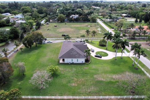 House in Southwest Ranches, Florida 5 bedrooms, 375.98 sq.m. № 2110306 - photo 8