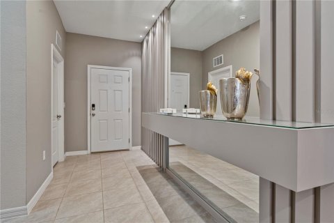 House in Davenport, Florida 6 bedrooms, 303.14 sq.m. № 1842100 - photo 26