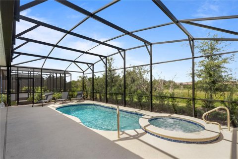House in Davenport, Florida 6 bedrooms, 303.14 sq.m. № 1842100 - photo 3