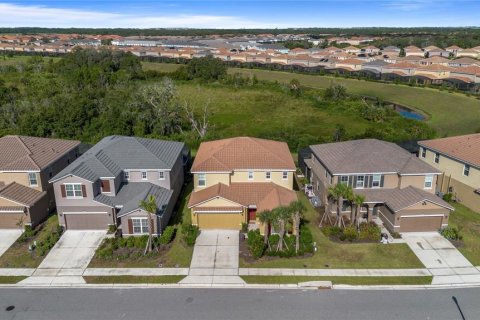 House in Davenport, Florida 6 bedrooms, 303.14 sq.m. № 1842100 - photo 1