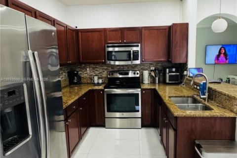 Adosado en venta en Hialeah, Florida, 4 dormitorios, 172.98 m2 № 2146519 - foto 6