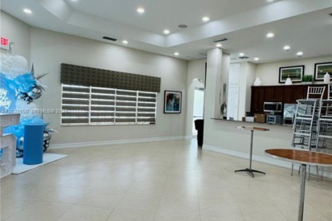 Adosado en venta en Hialeah, Florida, 4 dormitorios, 172.98 m2 № 2146519 - foto 30