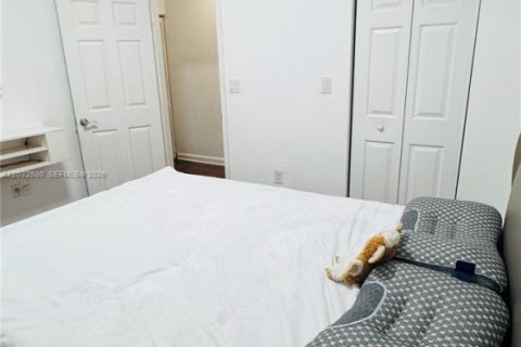Adosado en venta en Hialeah, Florida, 4 dormitorios, 172.98 m2 № 2146519 - foto 20