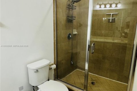 Adosado en venta en Hialeah, Florida, 4 dormitorios, 172.98 m2 № 2146519 - foto 14