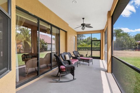 Villa ou maison à vendre à Land O' Lakes, Floride: 4 chambres, 239.04 m2 № 2223383 - photo 14