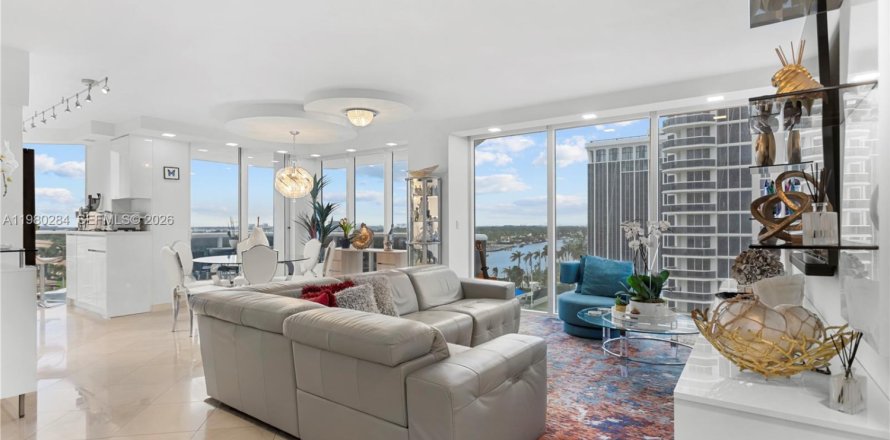 Condominio en Miami Beach, Florida, 2 dormitorios  № 2043794