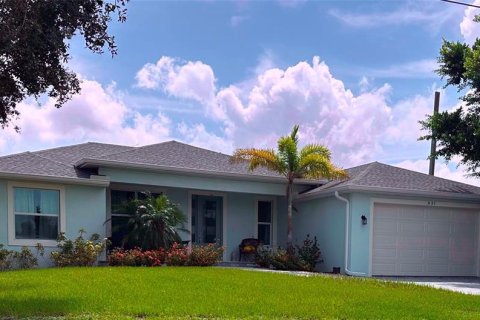 House in Port Charlotte, Florida 3 bedrooms, 141.12 sq.m. № 2356350
