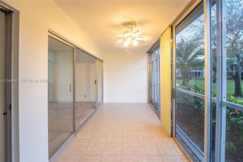 Condo in Tequesta, Florida, 2 bedrooms  № 2002957 - photo 9