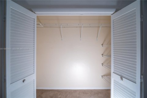 Condo in Tequesta, Florida, 2 bedrooms  № 2002957 - photo 19