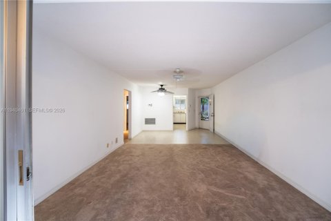 Condo in Tequesta, Florida, 2 bedrooms  № 2002957 - photo 6