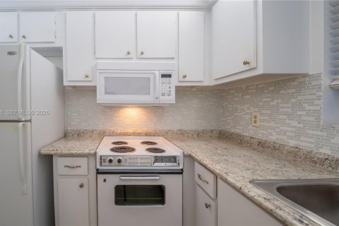 Condo in Tequesta, Florida, 2 bedrooms  № 2002957 - photo 21