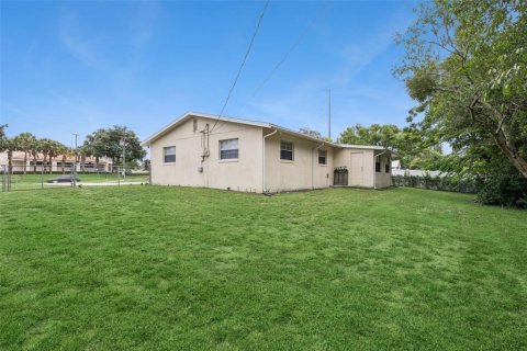 Villa ou maison à vendre à Deltona, Floride: 3 chambres, 161.56 m2 № 2302294 - photo 20