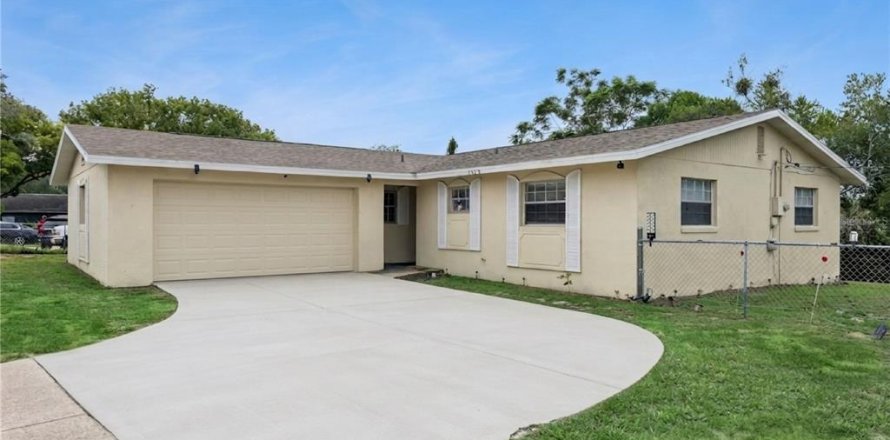 Villa ou maison à Deltona, Floride 3 chambres, 161.56 m2 № 2302294