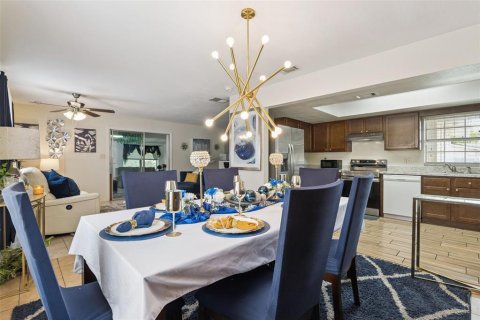 Villa ou maison à vendre à Deltona, Floride: 3 chambres, 161.56 m2 № 2302294 - photo 8