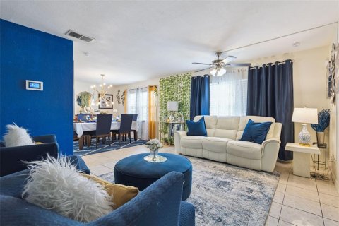 Villa ou maison à vendre à Deltona, Floride: 3 chambres, 161.56 m2 № 2302294 - photo 5