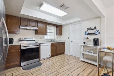 Villa ou maison à vendre à Deltona, Floride: 3 chambres, 161.56 m2 № 2302294 - photo 9