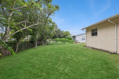 Villa ou maison à vendre à Deltona, Floride: 3 chambres, 161.56 m2 № 2302294 - photo 21