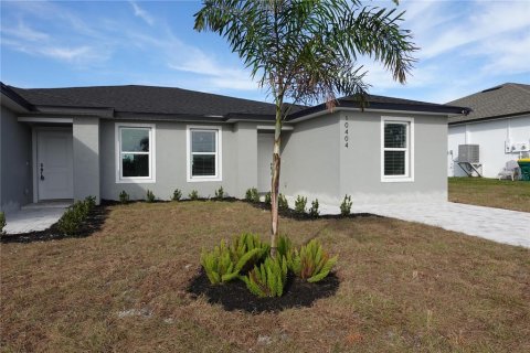 Duplex in Port Charlotte, Florida 6 bedrooms, 215.9 sq.m. № 1757221 - photo 4
