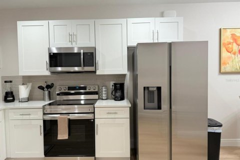 Duplex in Port Charlotte, Florida 6 bedrooms, 215.9 sq.m. № 1757221 - photo 12