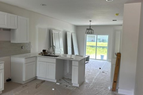 Duplex in Port Charlotte, Florida 6 bedrooms, 215.9 sq.m. № 1757221 - photo 3