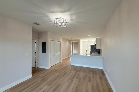 Duplex in Port Charlotte, Florida 6 bedrooms, 215.9 sq.m. № 1757221 - photo 24