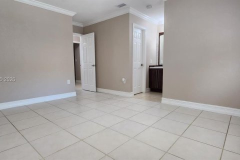Casa en alquiler en Miami, Florida, 3 dormitorios, 108.7 m2 № 2030749 - foto 15