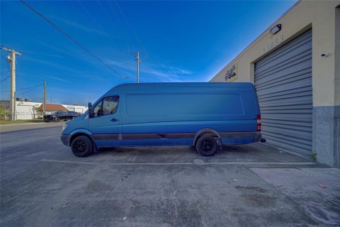 Commercial property in Opa-locka, Florida № 1985551 - photo 26