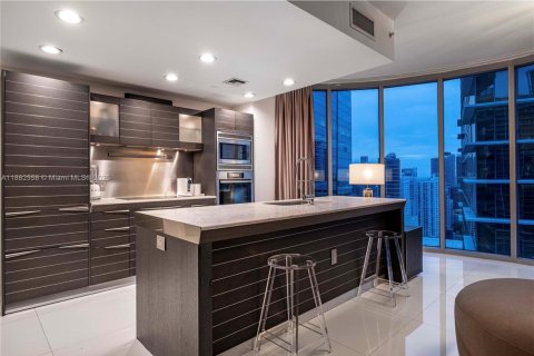 Condo in Miami, Florida, 2 bedrooms  № 2059918 - photo 23