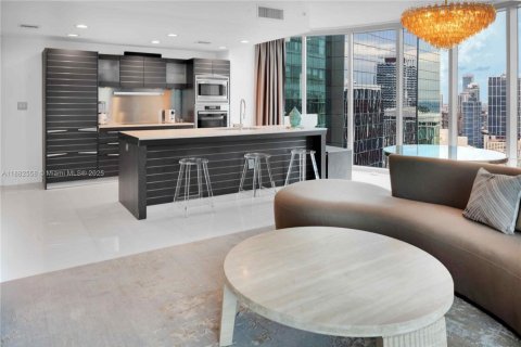 Condo in Miami, Florida, 2 bedrooms  № 2059918 - photo 4