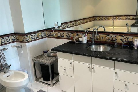 Снять в аренду кондоминиум в Майами-Бич, Флорида 1 спальня, 72.09м2, № 1990963 - фото 8