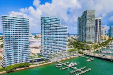 Снять в аренду кондоминиум в Майами-Бич, Флорида 1 спальня, 72.09м2, № 1990963 - фото 1