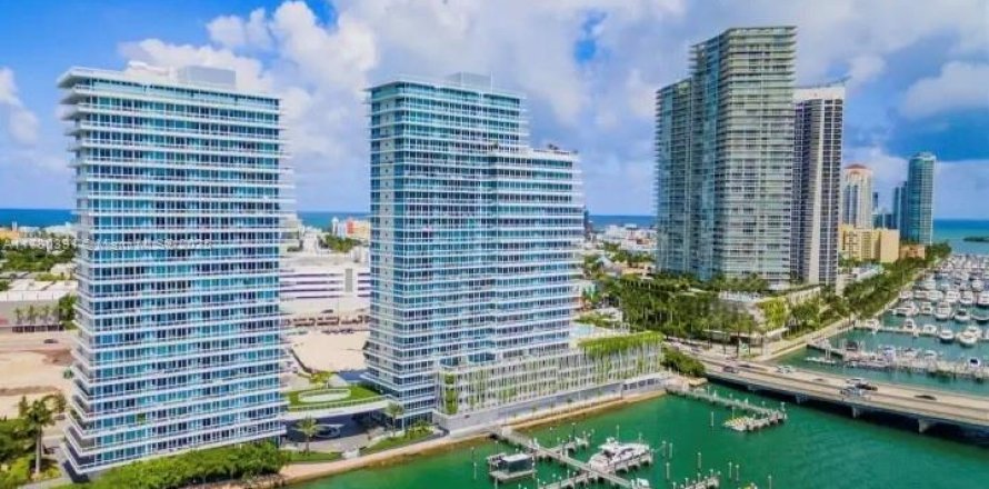 Кондоминиум с 1 спальней в Майами-Бич, Флорида № 1990963