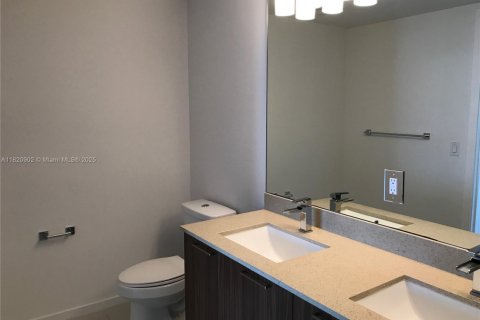 Condominio en venta en Doral, Florida, 2 dormitorios, 88.26 m2 № 1937537 - foto 6