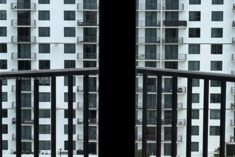 Condominio en venta en Doral, Florida, 2 dormitorios, 88.26 m2 № 1937537 - foto 15
