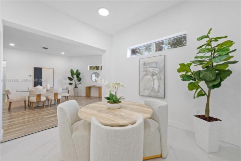 Villa ou maison à vendre à Miami, Floride: 5 chambres, 181.16 m2 № 1991044 - photo 7