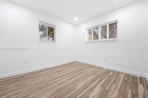 Villa ou maison à vendre à Miami, Floride: 5 chambres, 181.16 m2 № 1991044 - photo 19