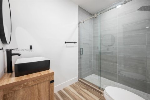 Villa ou maison à vendre à Miami, Floride: 5 chambres, 181.16 m2 № 1991044 - photo 20