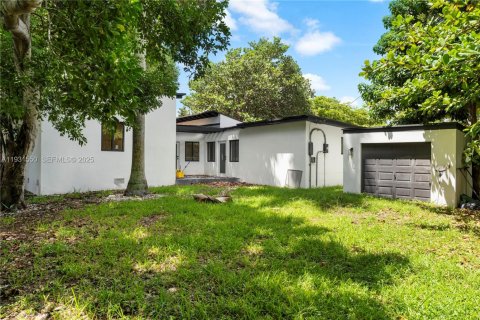 Villa ou maison à vendre à Miami, Floride: 5 chambres, 181.16 m2 № 1991044 - photo 12