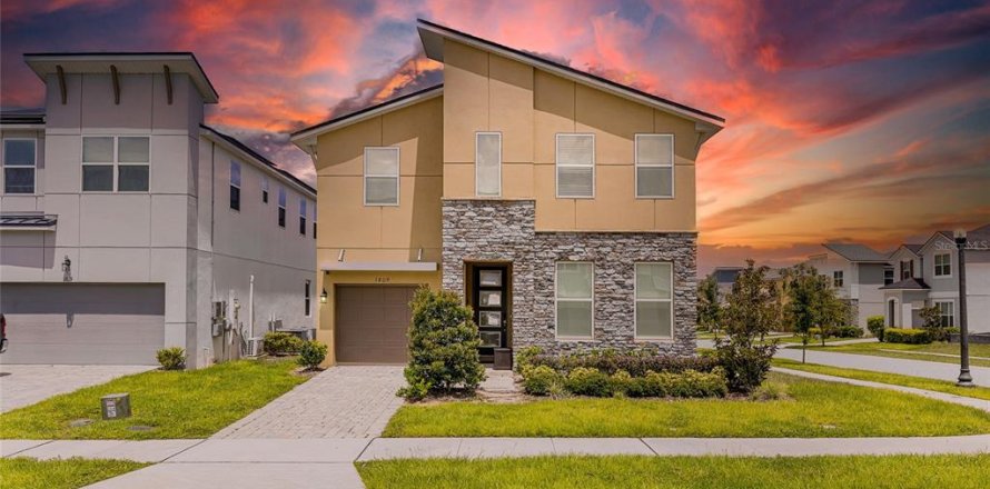 Casa en Kissimmee, Florida 7 dormitorios, 328.22 m2 № 1780239