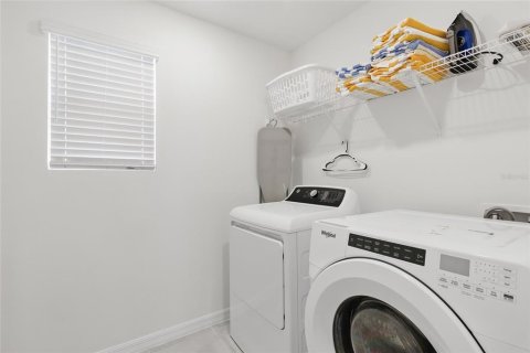 Casa en venta en Kissimmee, Florida, 7 dormitorios, 328.22 m2 № 1780239 - foto 21