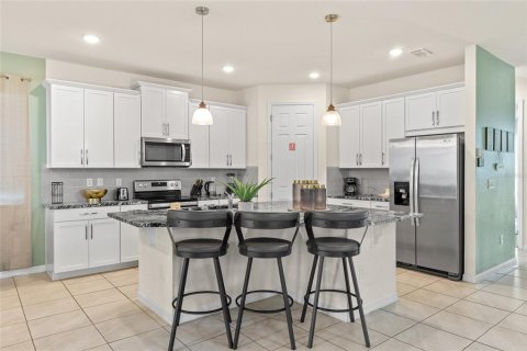 Casa en venta en Kissimmee, Florida, 7 dormitorios, 328.22 m2 № 1780239 - foto 10