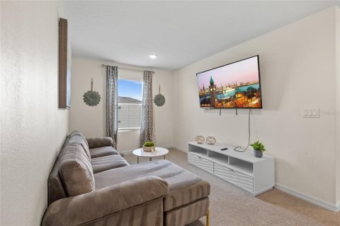 Casa en venta en Kissimmee, Florida, 7 dormitorios, 328.22 m2 № 1780239 - foto 26