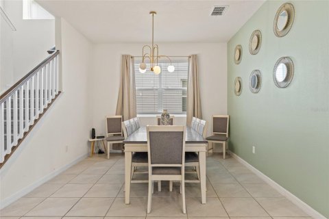 Casa en venta en Kissimmee, Florida, 7 dormitorios, 328.22 m2 № 1780239 - foto 9