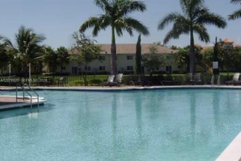 Touwnhouse à louer à Homestead, Floride: 3 chambres, 114.64 m2 № 2323828 - photo 7