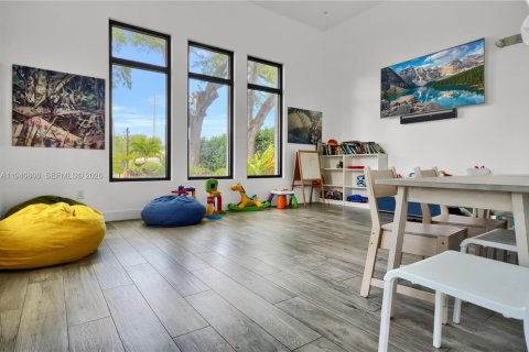 Casa en venta en Hollywood, Florida, 6 dormitorios, 499.54 m2 № 2001854 - foto 3