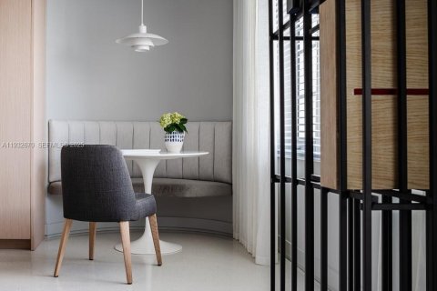Condominio en venta en Miami Beach, Florida, 1 dormitorio, 100.8 m2 № 1992482 - foto 5