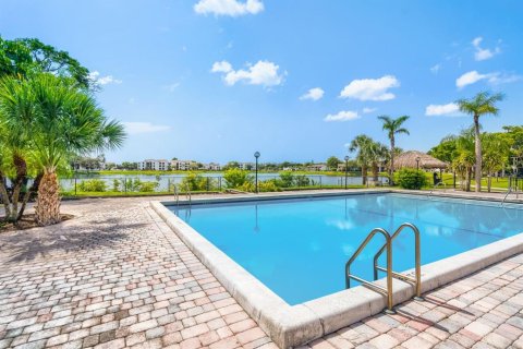 Condo in Oakland Park, Florida, 2 bedrooms № 2239111 - photo 13